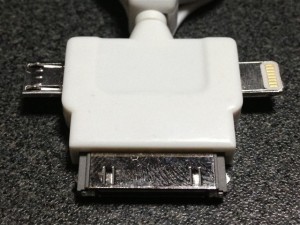 Lightning・Dock・microUSBの同時充電に対応したリール式伸縮USBケーブル