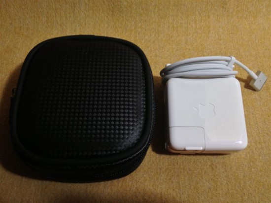 『IN-MACAD2BK』と『MagSafe Power Adapter(45W)』の比較