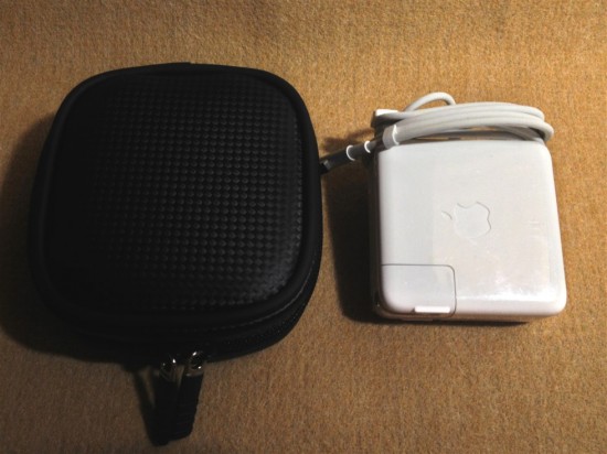 『IN-MACAD2BK』と『MagSafe Power Adapter(60W)』の比較